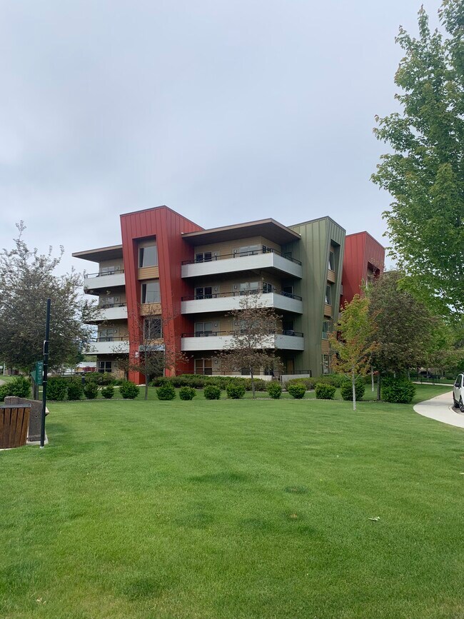 ¡Totalmente amueblado y justo en el sendero Bitterroot! - 2101 Dearborn Ave Unidad 24 Rental