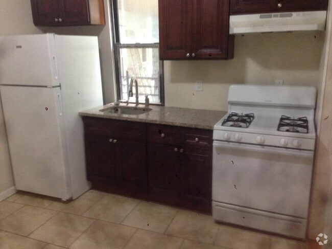Building Photo - 56 Groshon Ave Unit 2S Rental