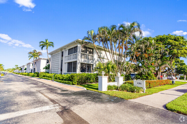 Building Photo - 4201 S Ocean Blvd Unit H8 Rental