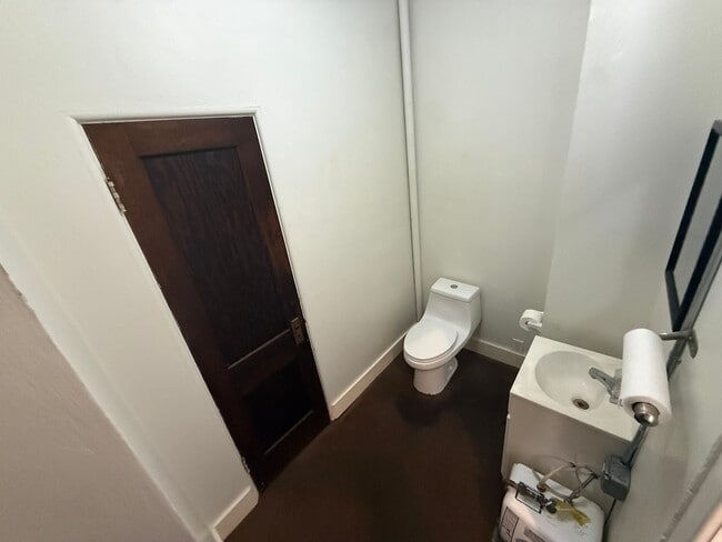 Photo - 204 W Market St