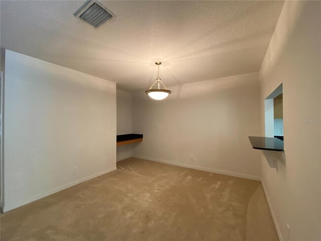 Photo - 253 Castlekeeper Pl