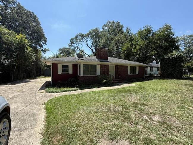 Photo - 205 W Lee Rd