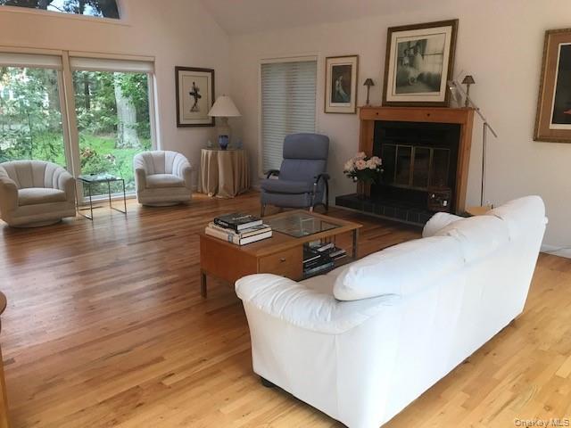 Photo - 20 Basket Neck Ln