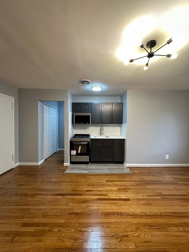 Photo - 128 E 7th St Unit 104