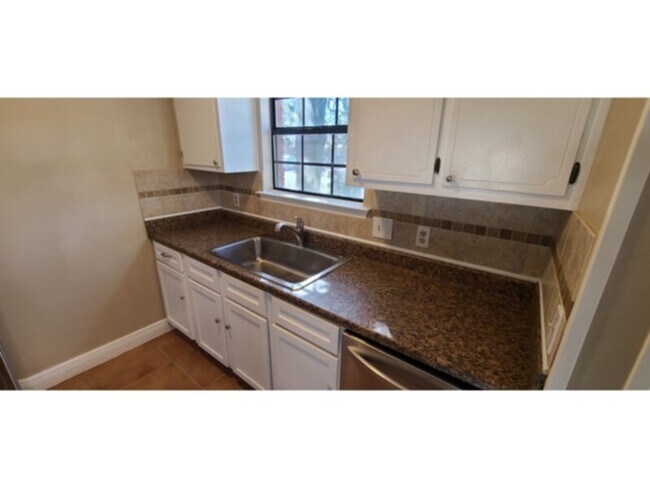 Photo - 7250 Hilburn Rd