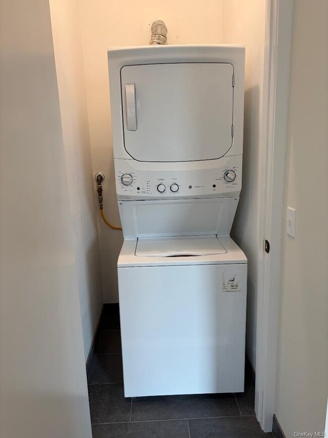 Photo - 687 Nepperhan Ave