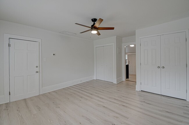 Photo - 639 S Poplar St Apartment Unit 639-D