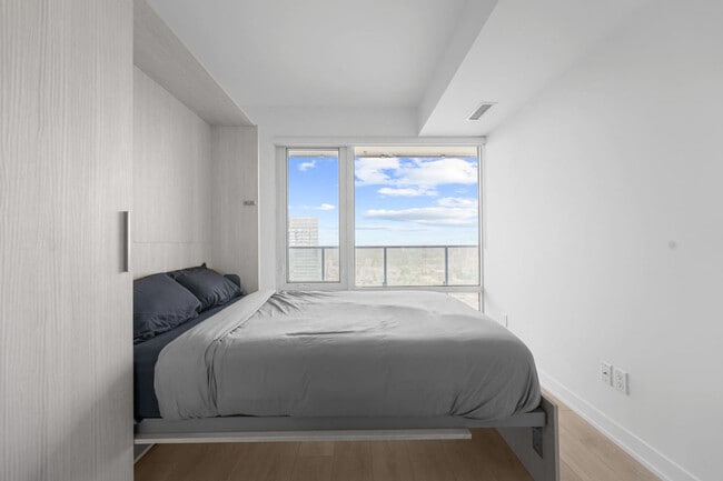 Photo - 501 Yonge St Unit SI ID1388893P