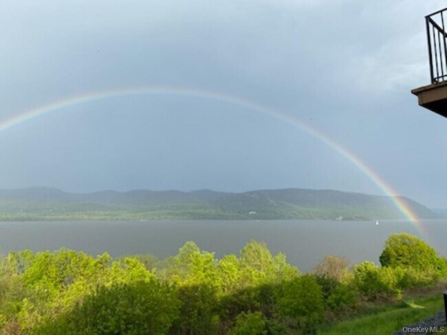 Photo - 729 Hewitt Ln