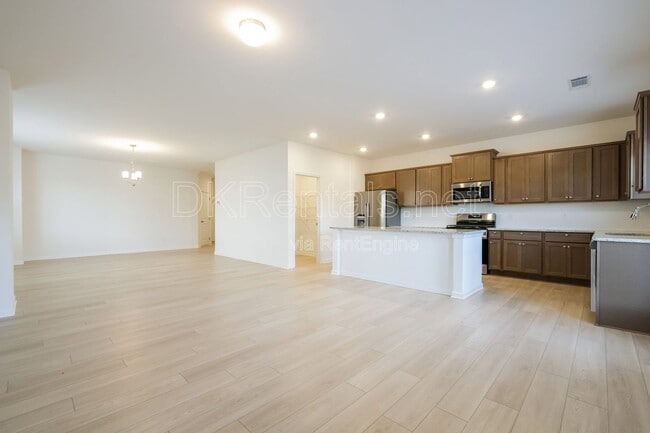 Photo - 131 Shelter Ln E