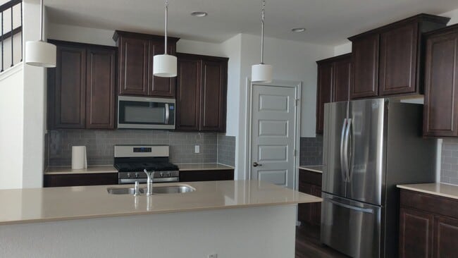 Photo - 300 Staunton Dr