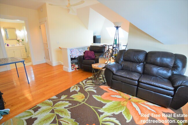 Photo - 14 Breck Ave Unidad 4-bed 2-bath brighton
