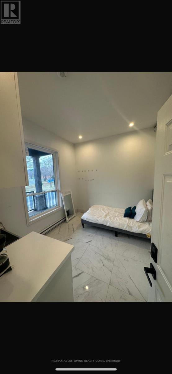 Photo - 66 Wellington St S Unité 100