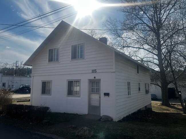 Building Photo - 115/117 Riverside Unit 115R