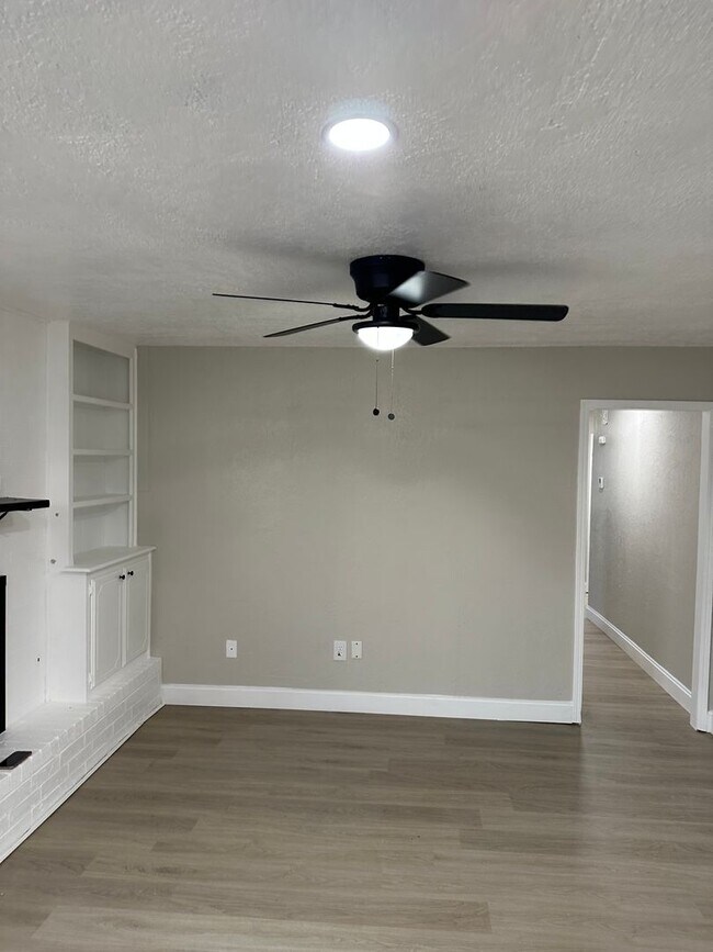 Photo - East side! Updated! Granite counter tops! Hard surface flooring throughout!