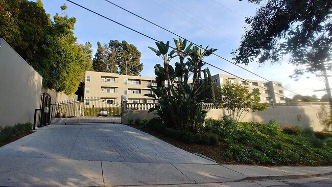 Carmel Heights Apts