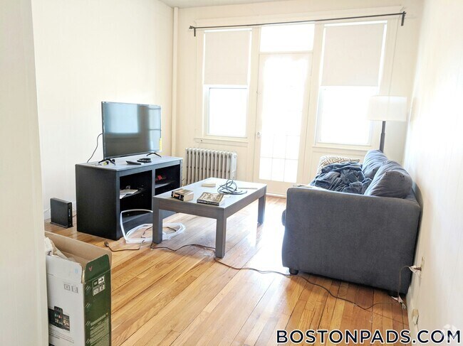 Building Photo - 1630 Commonwealth Ave Unit 3 Rental
