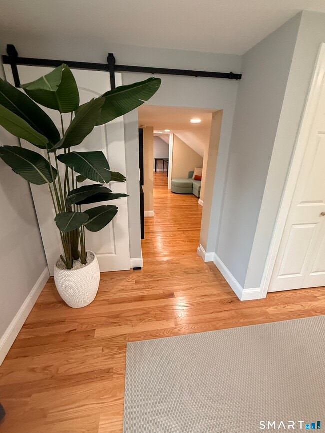 20 Hydelor Ave
