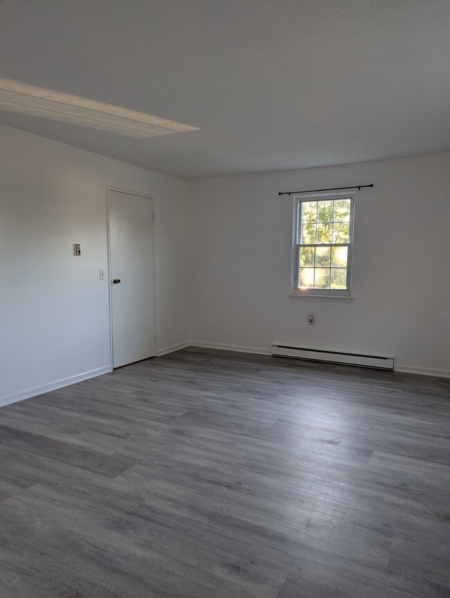 Photo - 103 Horse Pond Rd Unit 103 Salem