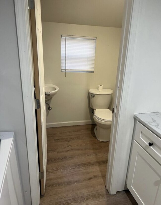 Photo - 316 1/2 W Sherman Ave