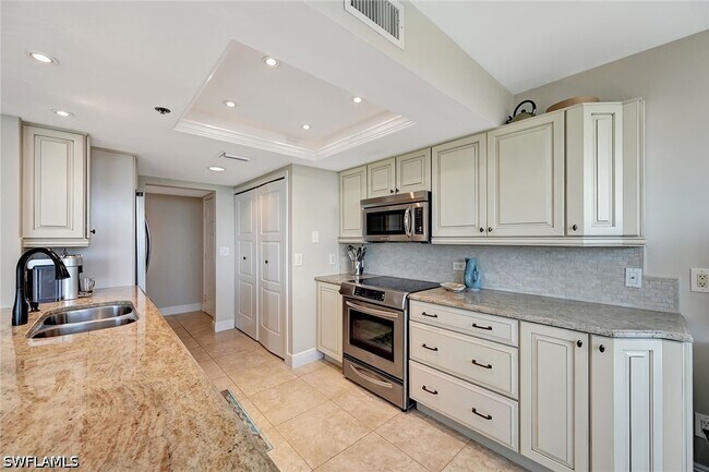 Building Photo - 5550 Heron Point Dr Unit 703
