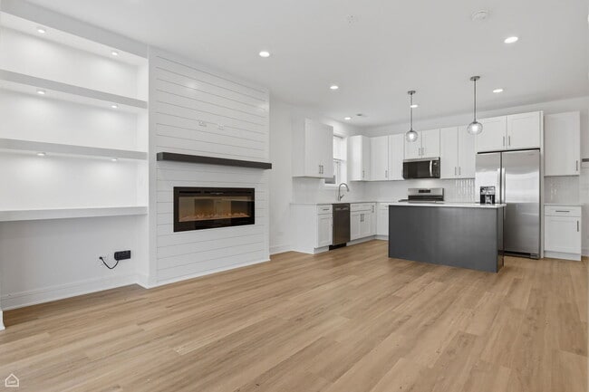 Photo - 4841 S Prairie Ave