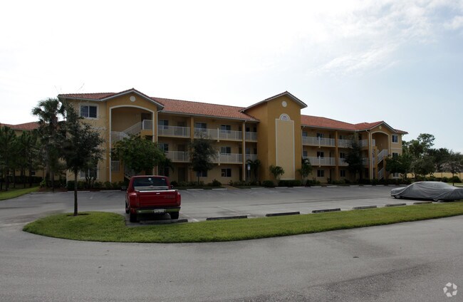 Photo - Lakeside Hideaway