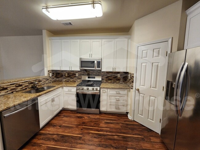 Photo - 1618 Cove Creek Cir