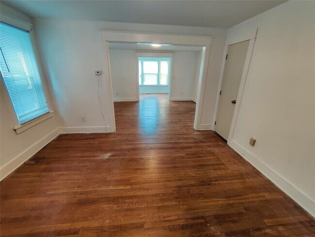 276 Main St Unit 1R
