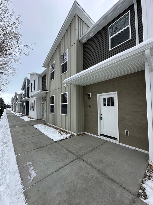 Stunning New 4 Bedroom Townhome in Idaho F... - Stunning New 4 Bedroom Townhome in Idaho F...