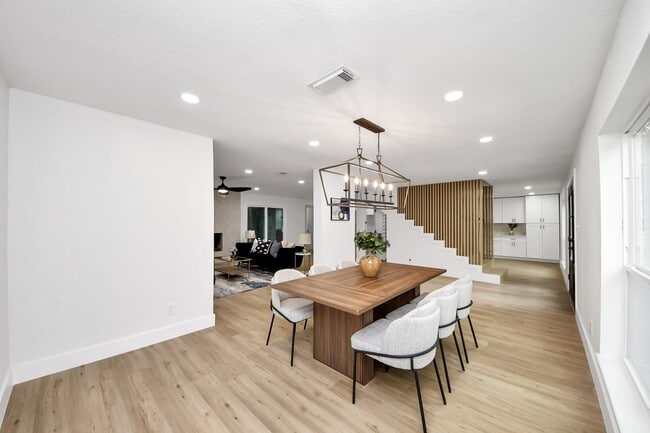 Photo - 5614 Oakhaven Ln
