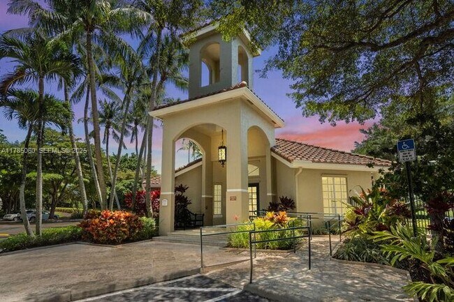 Photo - 5555 N Military Trl Unidad Corison