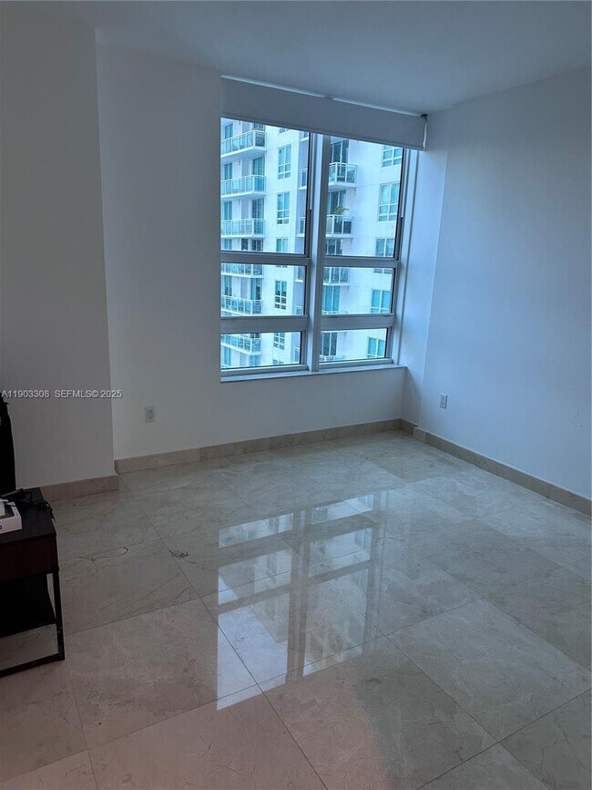 Photo - 950 Brickell Bay Dr Unit 3505