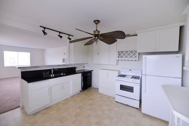 Photo - 118 Avenida Del Poniente Unit #B