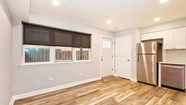Photo - 3746 W Leland Ave Unit 1C