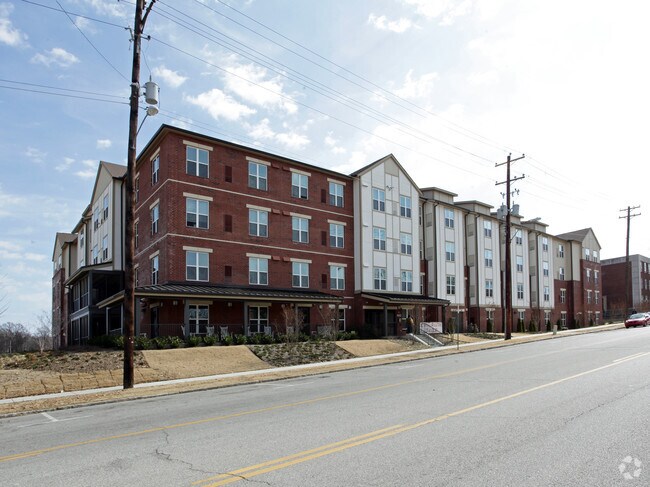 Photo - Cleaborn Pointe at Heritage Senior Apartments