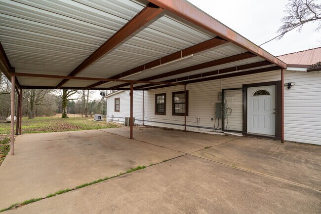 Photo - 1284 Buchanan Rd