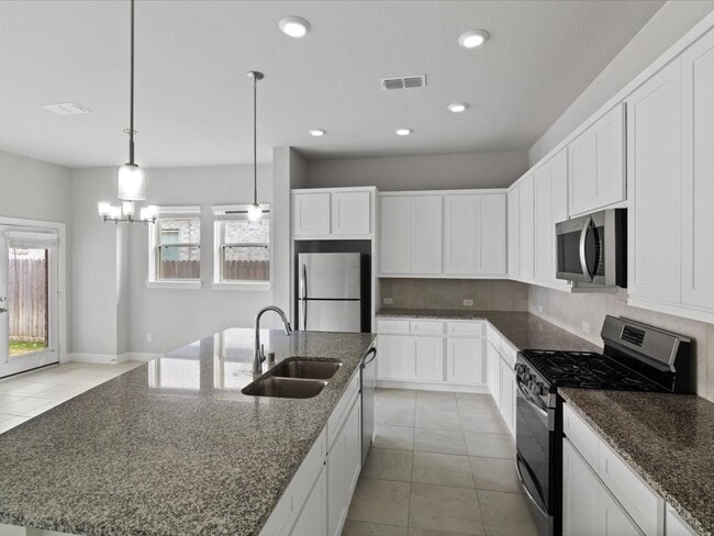 Photo - 222 Amaranth Wy