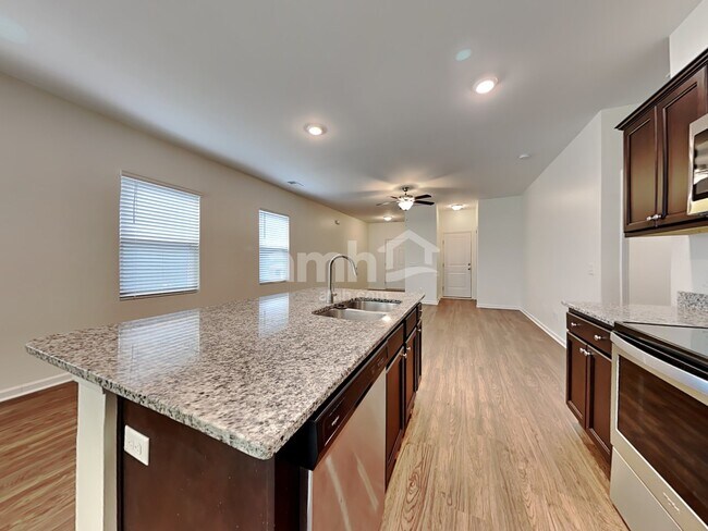 Photo - 120 Orion Way