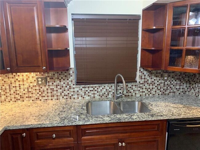 Photo - 2830 Riverside Dr Unidad 102-3