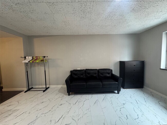 Photo - 65 Front St Unidad 305