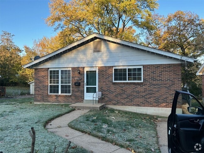 Building Photo - 3557 High Dr Rental