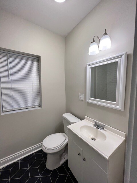 Photo - 6827 S Wabash Ave