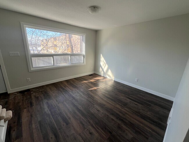 Photo - 225 Queen St Unit 7