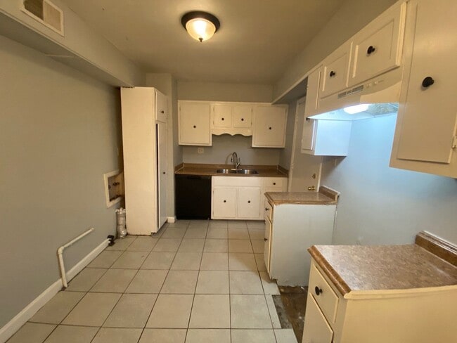 Photo - 2970 Chaucer Ln