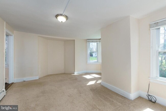 Photo - 124 Washington Rd