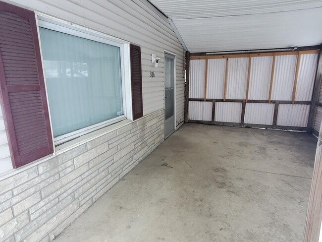 Photo - 806 Roosevelt St