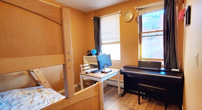 Bedroom 2 - 390 14th St Unit 4