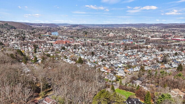 Photo - 110 Mill St
