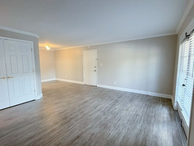Photo - 305 Wymore Rd Unit Apt 101